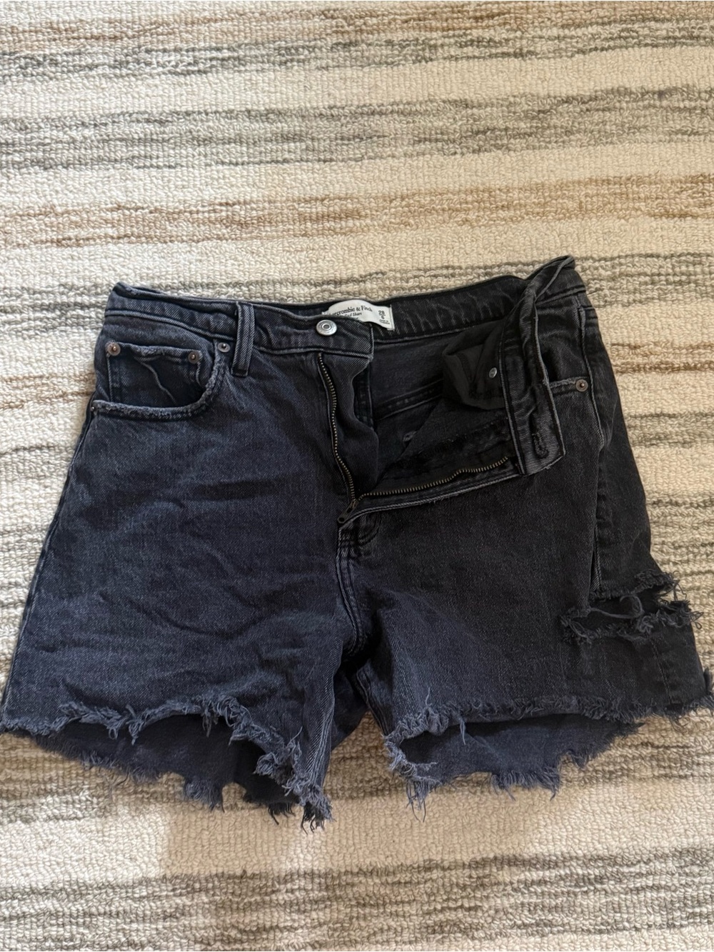 Abercrombie The Dad High Rise Short Size 6